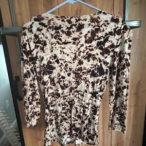 Cable & Gauge Brown and White Ruched 3/4 Sleeve Blouse